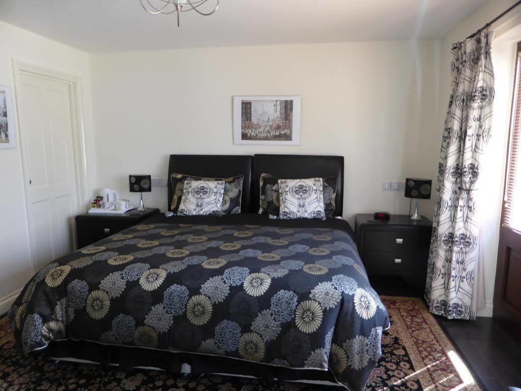 ไลอ้อนเกต เฮาส์ Bed & Breakfast Ilchester ภายนอก รูปภาพ